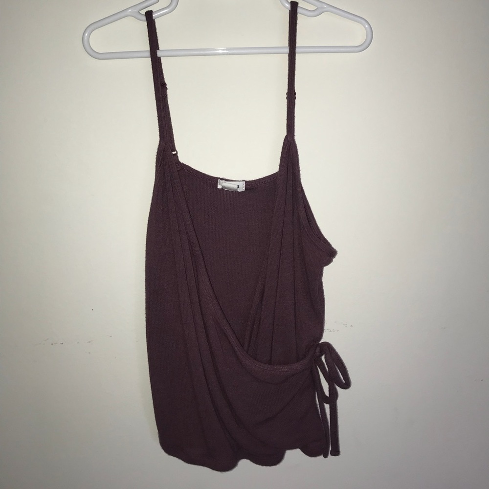 Cross front crop tank